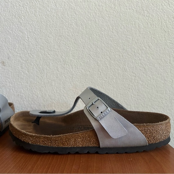 Birkenstock Gizeh Birko-Flor Silver Thong Sandal Size 37 Women's 6 Tan Suede Bed - Picture 2 of 11